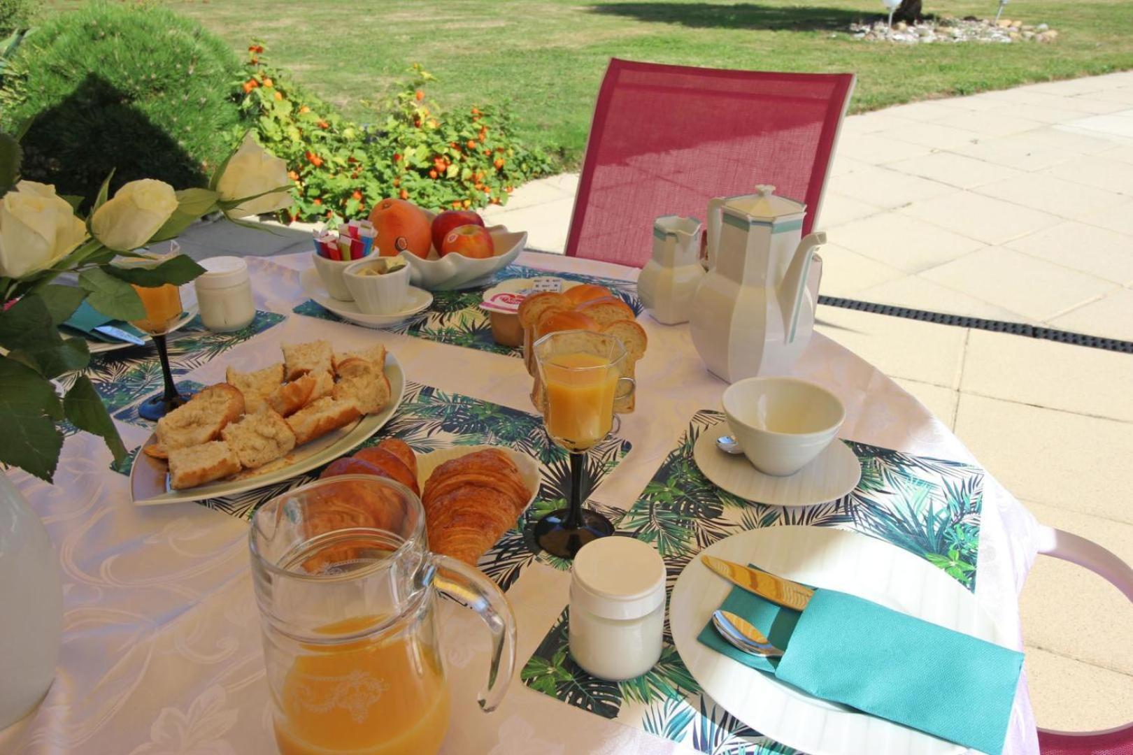 Les Carpes A Limoges Bed & Breakfast Екстериор снимка