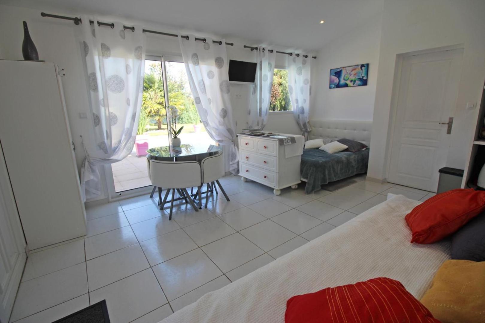 Les Carpes A Limoges Bed & Breakfast Екстериор снимка